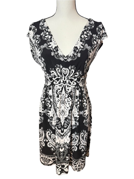 Ice Dresses & Skirts - Ice Black & White Paisley V-Neck Cap Sleeve Dress, size 8